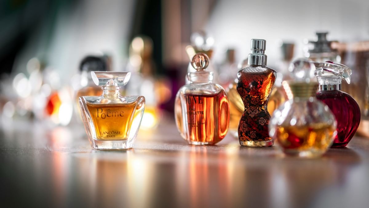 Natural vs Synthetic Fragrances: What You Should Know